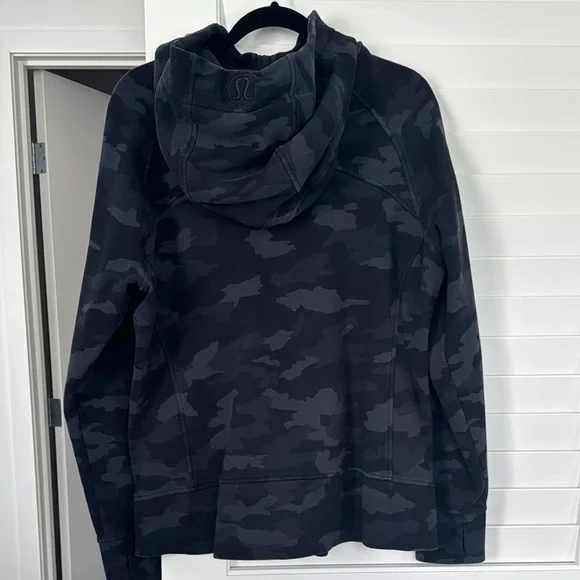Lululemon Black Camo Scuba full zip - Picture 3 of 3